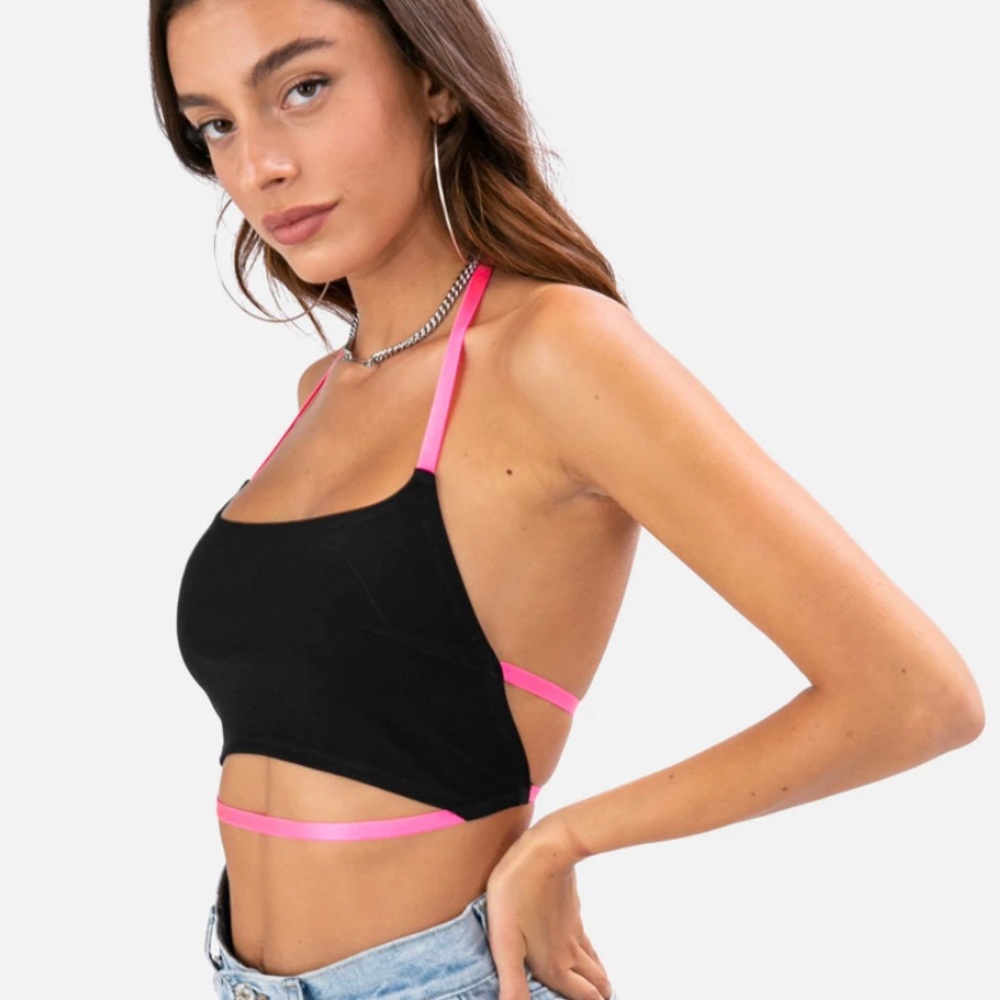 💖 black halter with hot pink accents 💖